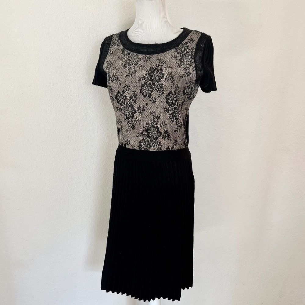 Valentino Knit Mini Dress Black w Lace Pattern Short Sleeve Flare Pleated Size M